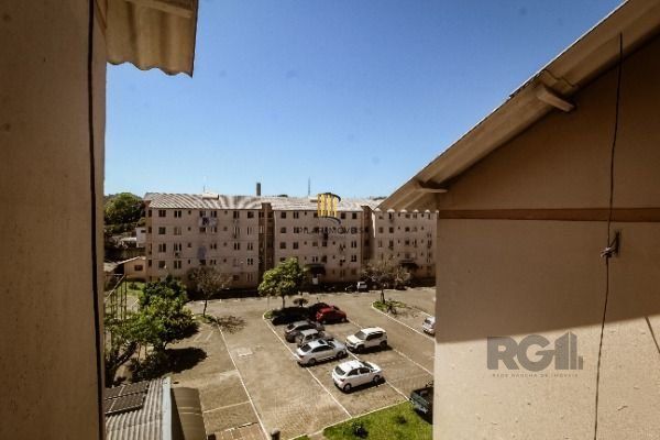Apartamento em Porto Alegre, no bairro Vila Nova, com 2 dormitório(s), e 2 banheiros, à venda.