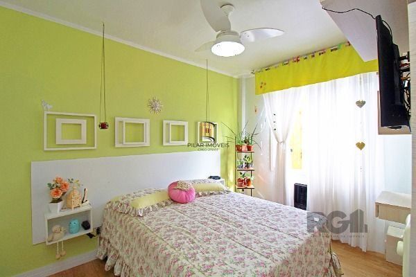 Apartamento em Porto Alegre, no bairro Vila Nova, com 2 dormitório(s), e 2 banheiros, à venda.