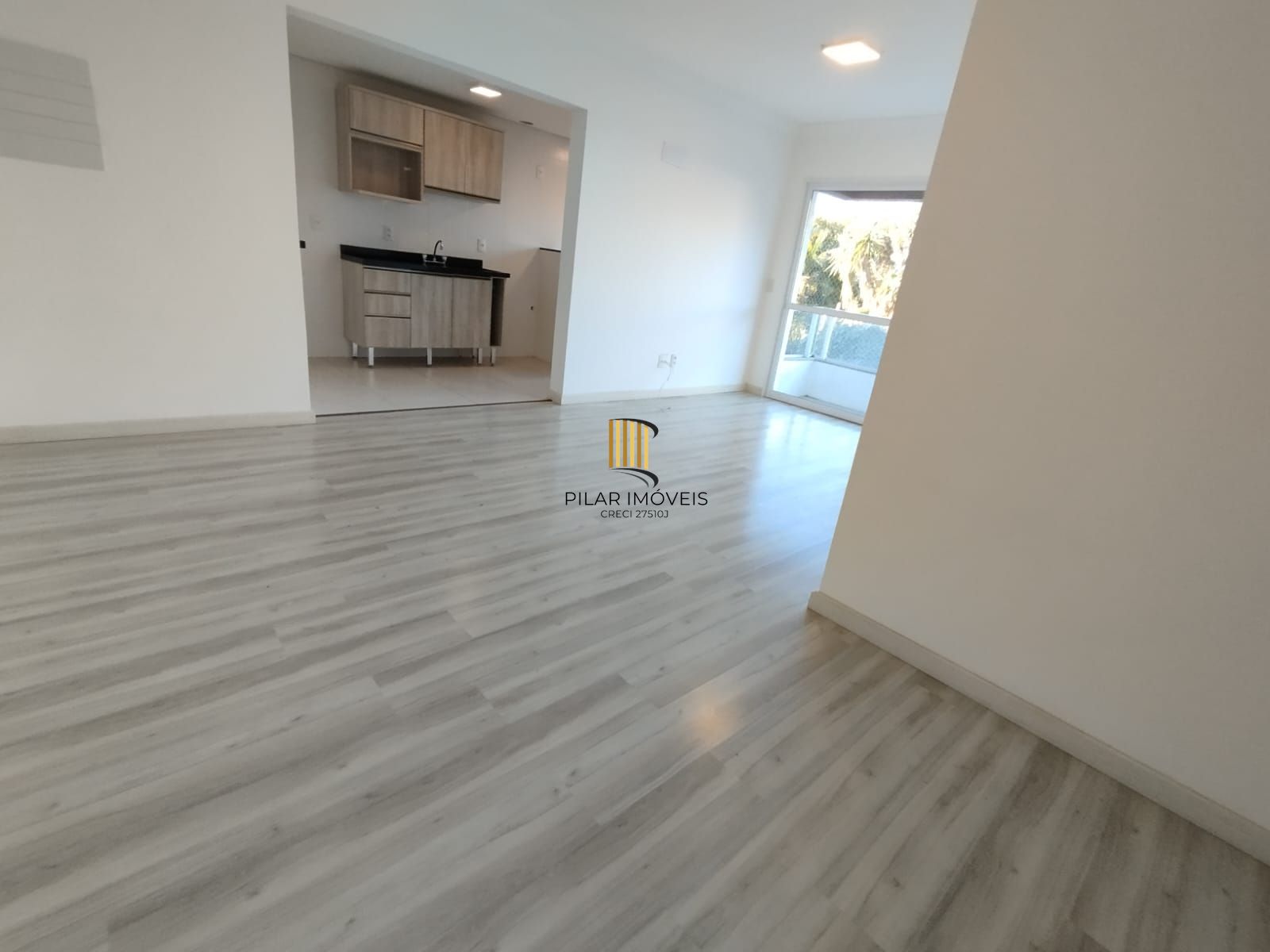 Apartamento, 2 quartos, com 01 suíte, bem localizado, bairro Tristeza.