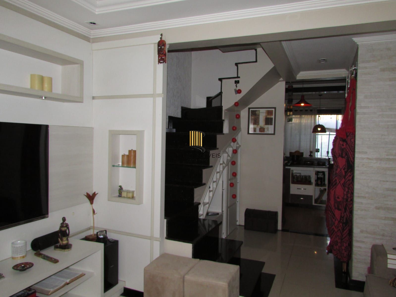 Casa na Zona sul de Porto Alegre com 02 dormitórios e pátio.