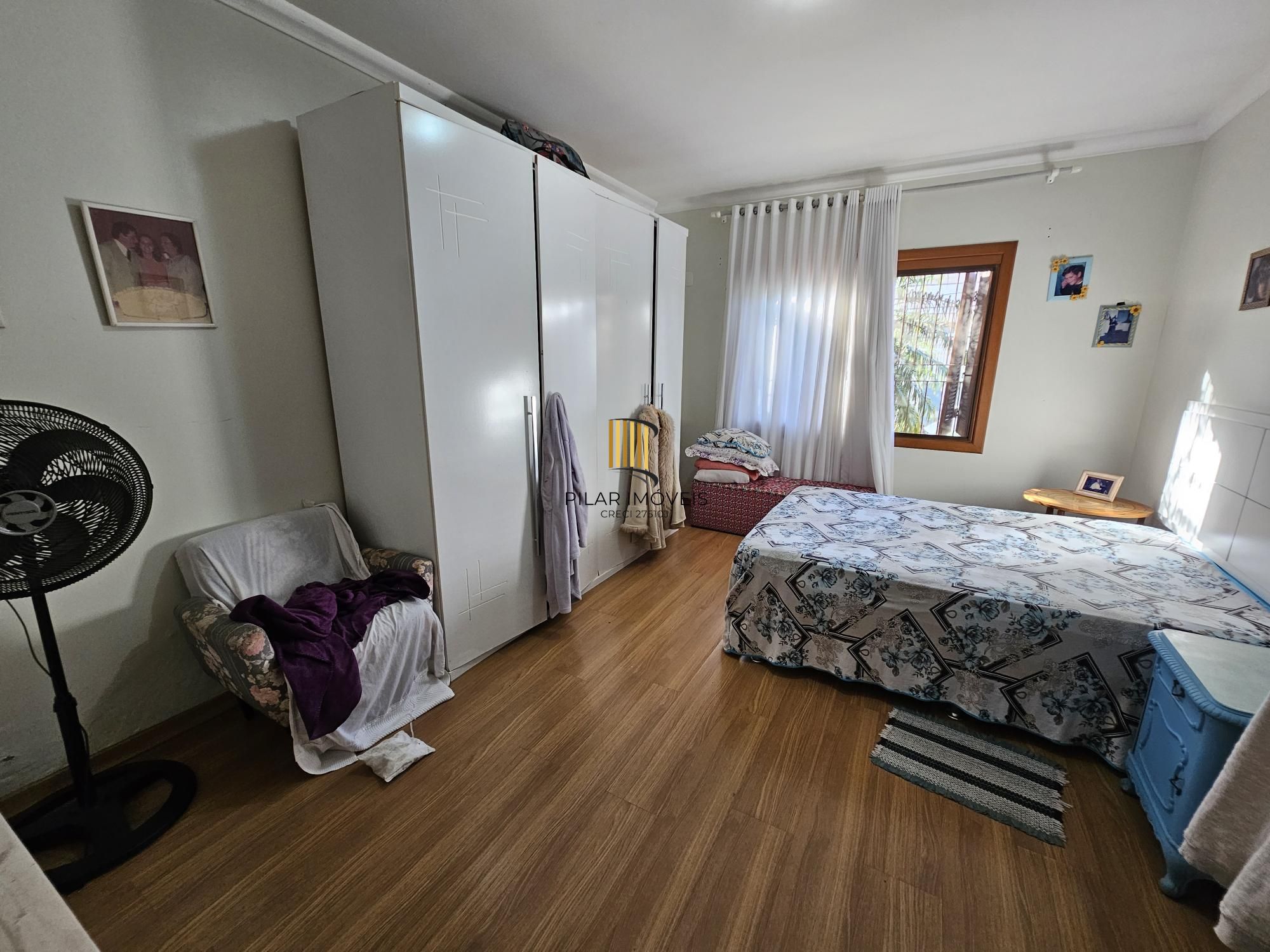 Casa 3 dormitórios no bairro Guarujá