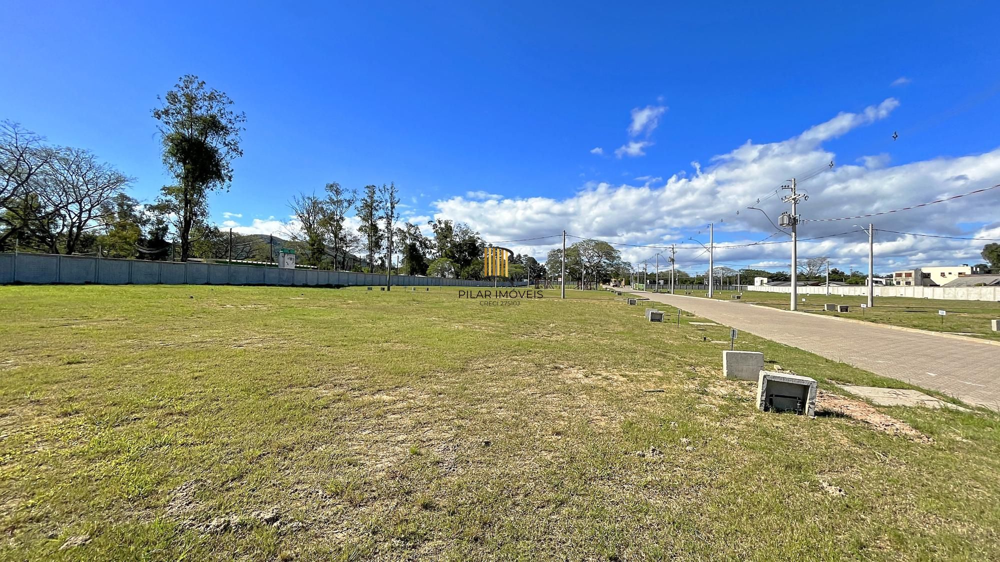 Terreno plano pronto para construir no Condominio fechado Nova Ipanema Garden.  7 x 21  de esquina.  Para morar ou investir.