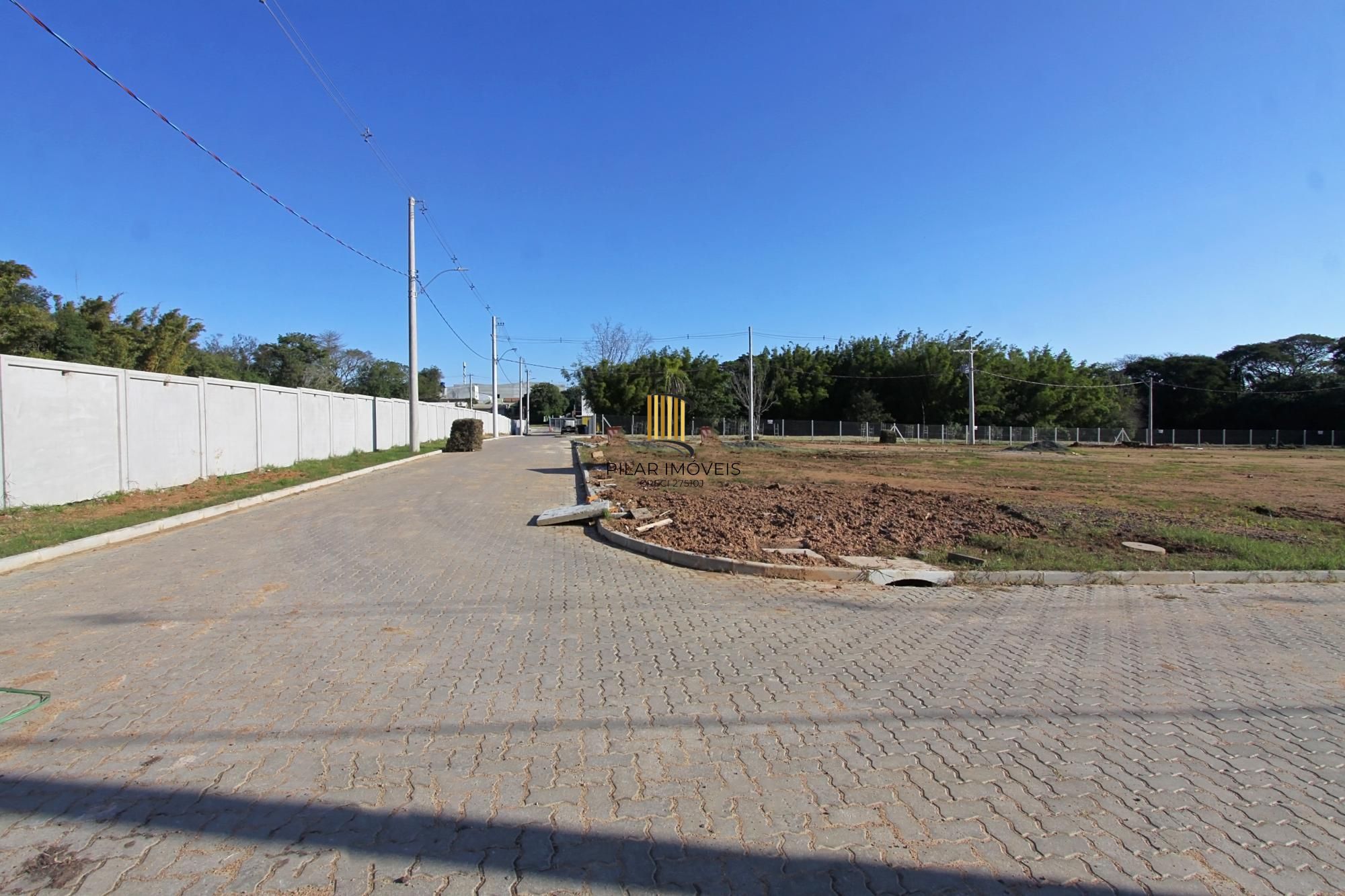 Casa Condominio em Porto Alegre, no bairro Campo Novo, com 3 dormitório(s), e 3 banheiros, à venda.