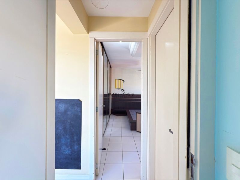 Apartamento com 2 dormitórios, 2 vagas, 65m2 coração do Menino Deus.