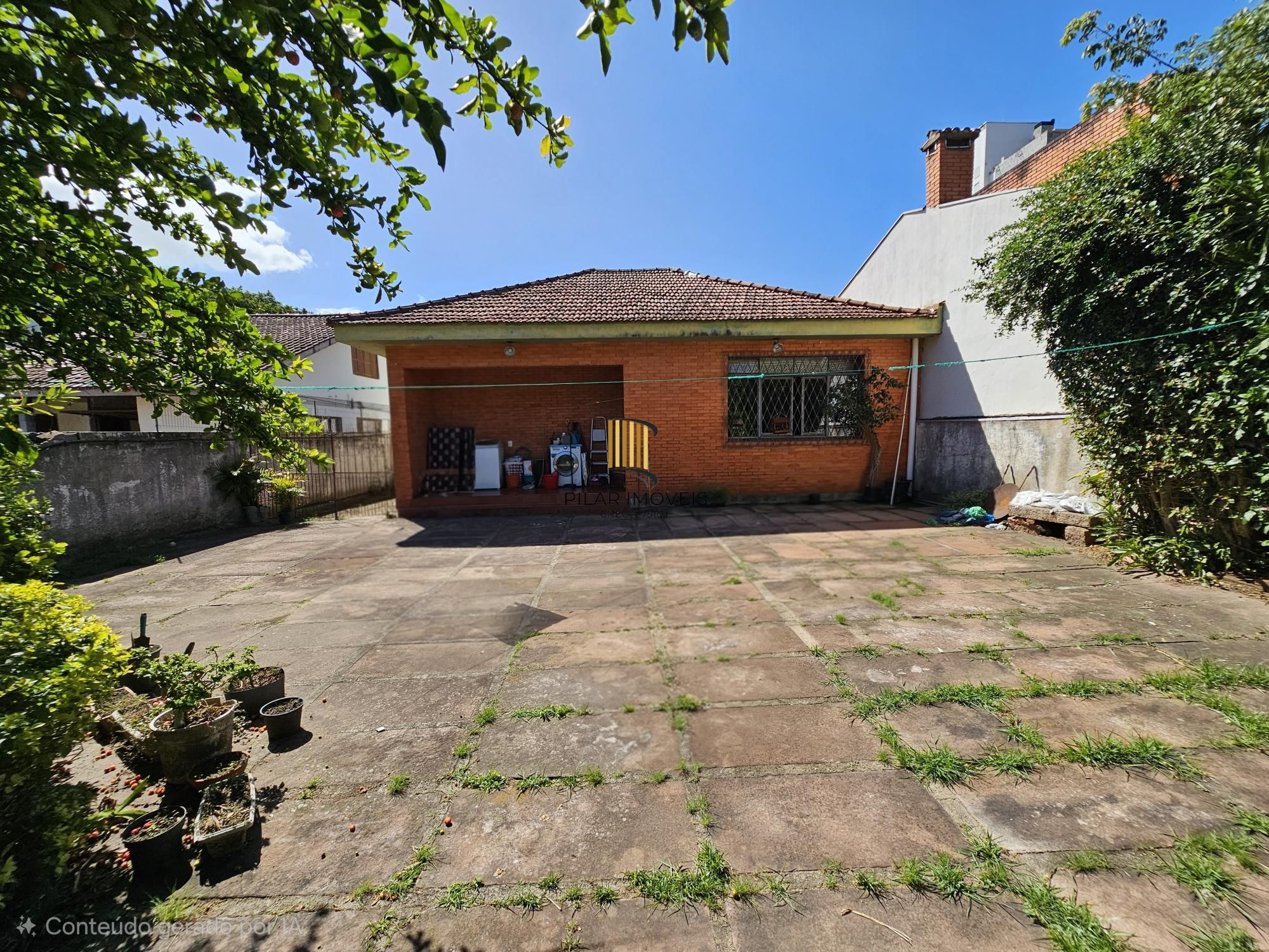 Casa térrea no coração do bairro Tristeza com terreno de 840,00m² excelente localização, ideal para construtoras. - Pilar Imóveis