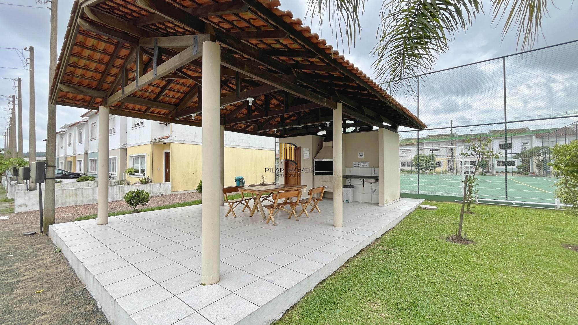 Viva com Conforto e Lazer: Sobrado Impecável com Piscina Privativa