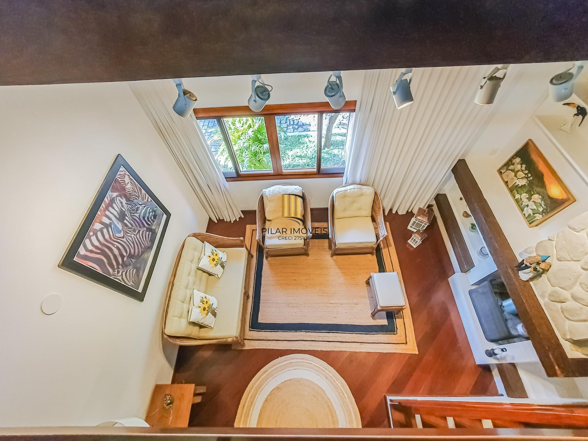 Casa em condomínio mobiliada, 3 dormitórios