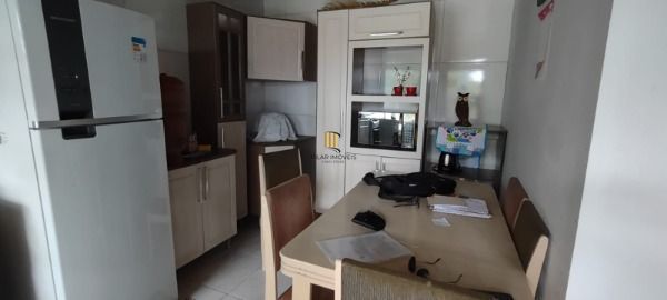 Casa em Porto Alegre, no bairro Campo Novo, com 2 dormitório(s), e 2 banheiros, à venda.