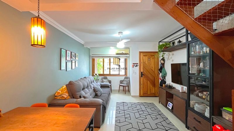 Casa 2 dormitórios no bairro Guarujá