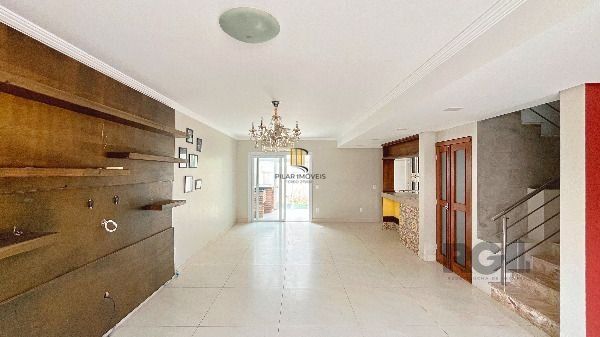 Casa Condominio em Porto Alegre, no bairro Hípica, com 3 dormitório(s), e 3 banheiros, à venda.