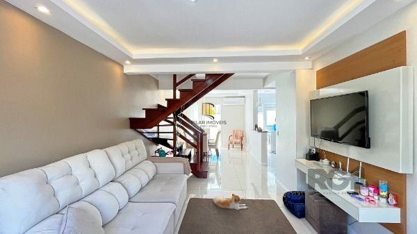 Casa 3 dormitórios no bairro Hípica