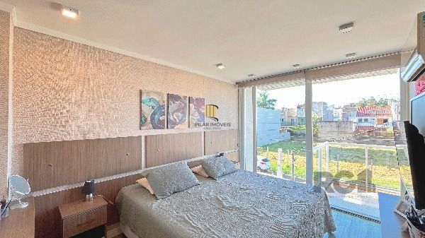 Casa em Porto Alegre, no bairro Hípica, com 3 dormitório(s), e 3 banheiros, à venda.