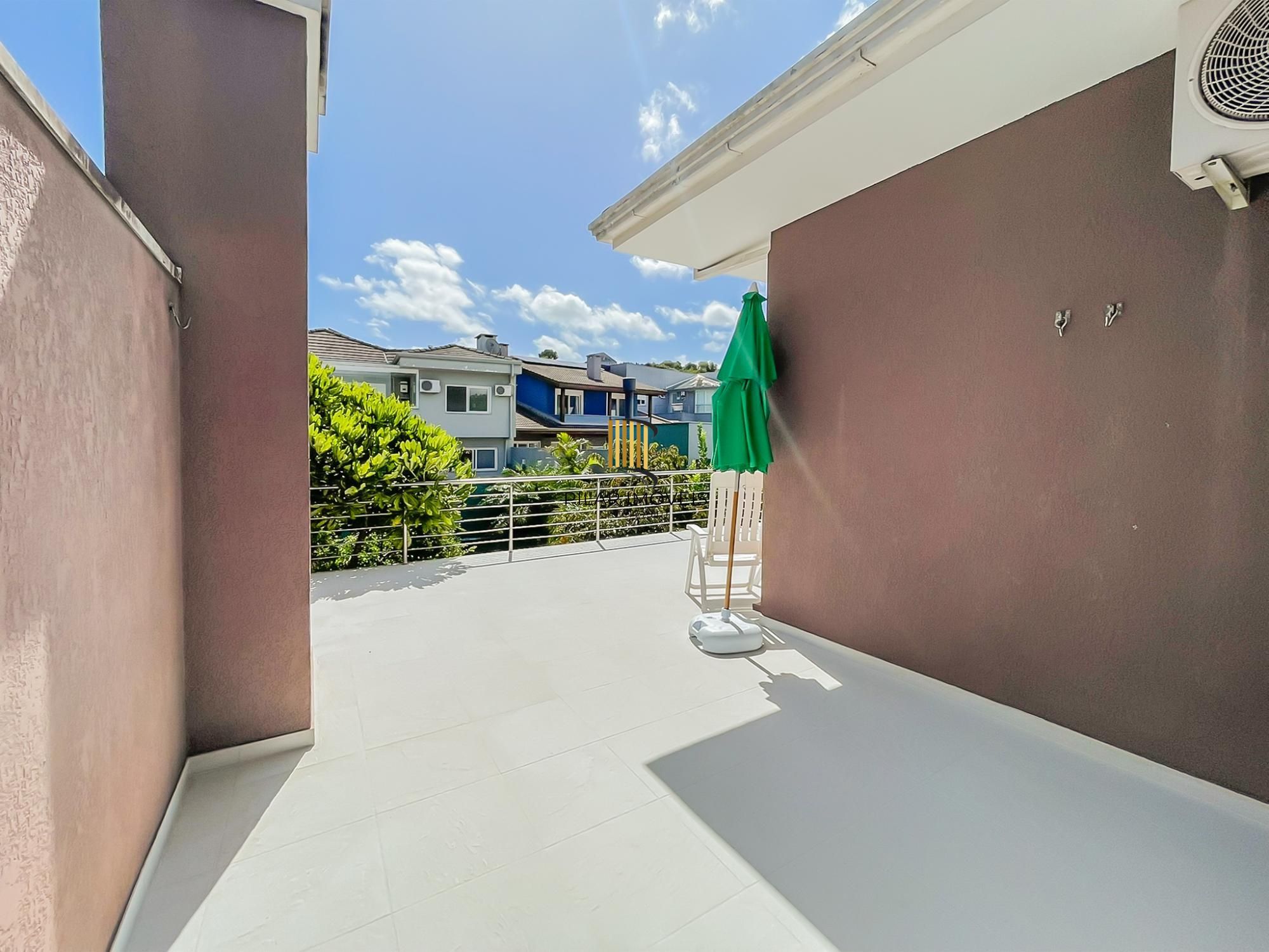 Linda e aconchegante casa em condomínio no Lagos de nova Ipanema