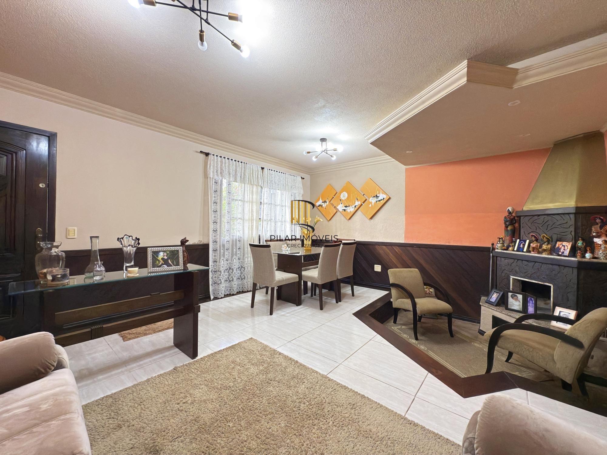 Excelente sobrado com 255 m² de área privativa 3 dormitórios com opção do 4 dormitórios