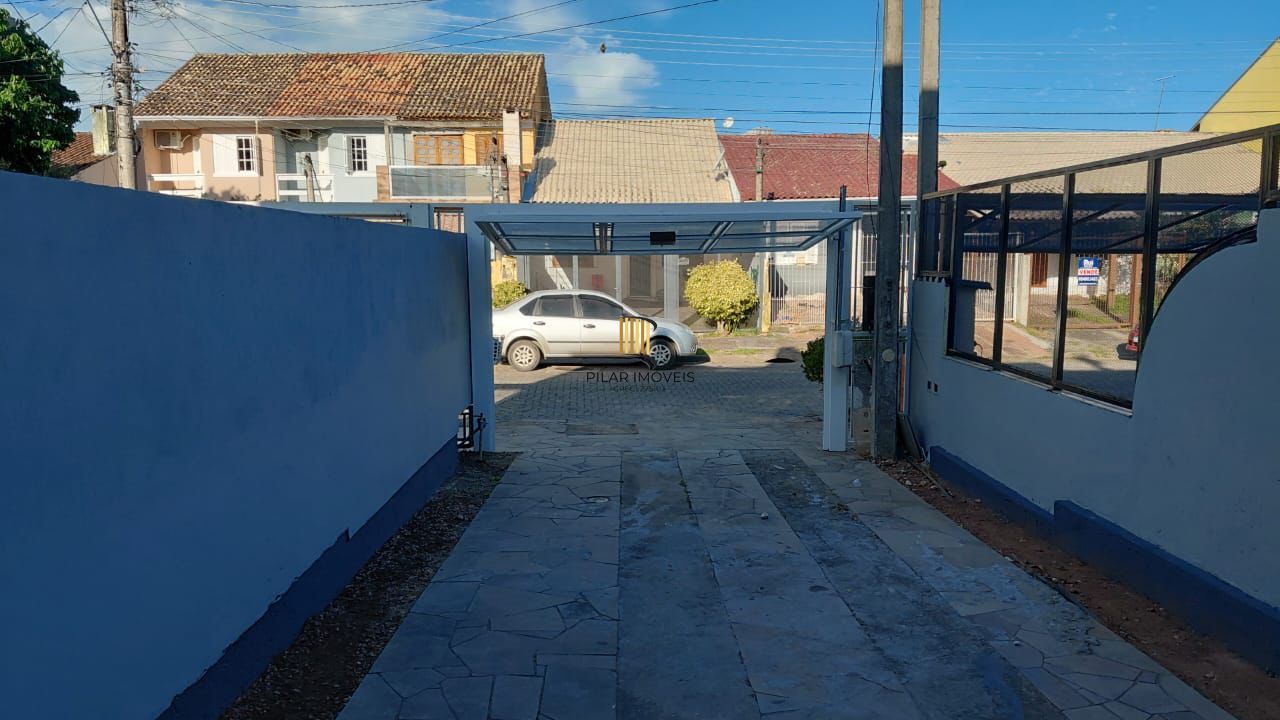 Casa 2 dormitórios no bairro Hípica