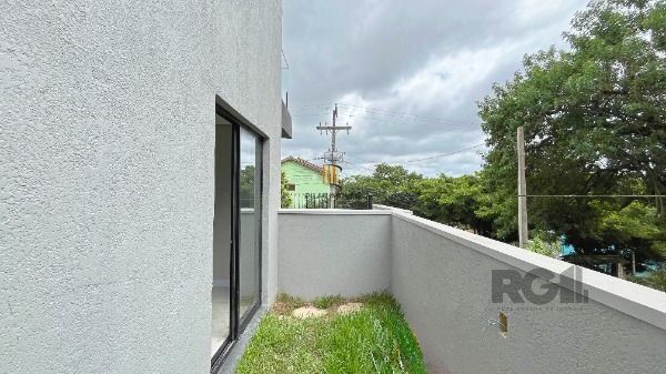 Casa Condominio em Porto Alegre, no bairro Tristeza, com 3 dormitório(s), e 3 banheiros, à venda.
