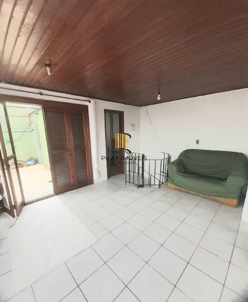 Cobertura em Porto Alegre, no bairro Cristal, com 3 dormitório(s), e 3 banheiros, à venda.