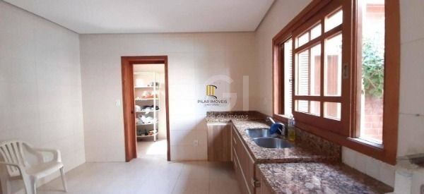 Casa para Venda - 239m², 5 dormitórios, sendo 1 suites, 4 vagas - Hípica