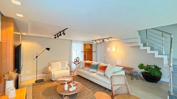Casa Condominio para Venda - 364m², 3 dormitórios, sendo 3 suites, 2 vagas - Pedra Redonda