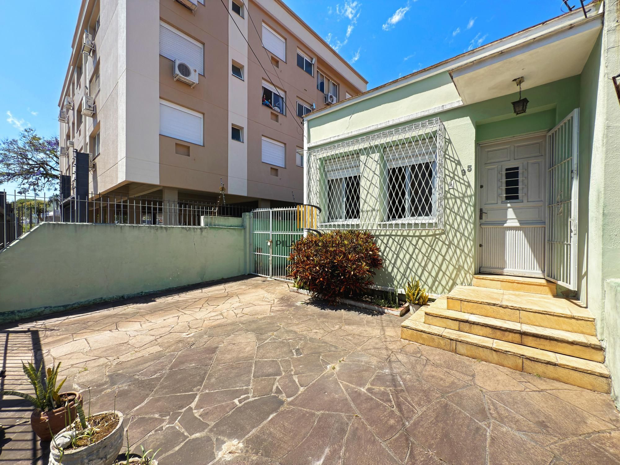 casa térrea 03 dormitórios - 128m² no Partenon