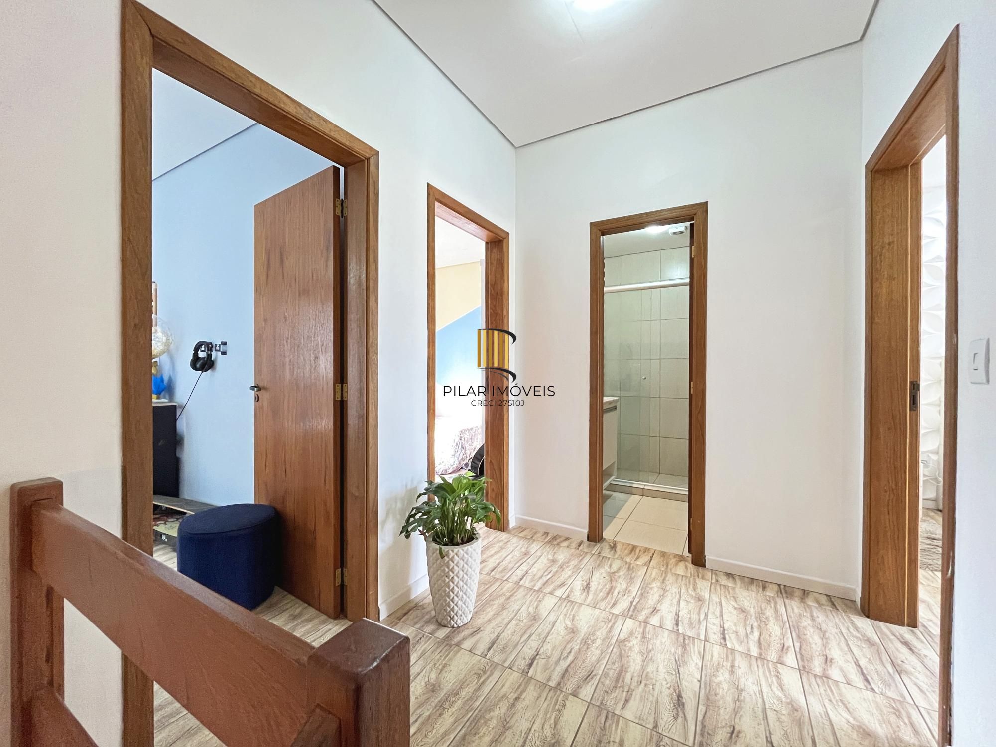 Casa 4 dormitórios no bairro Hípica
