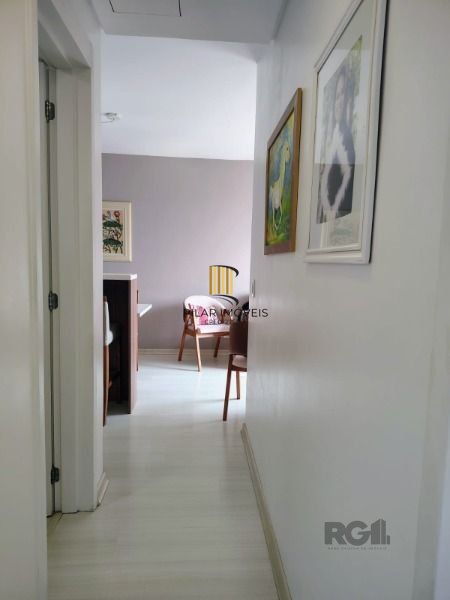 Apartamento em Porto Alegre, no bairro Vila Nova, com 2 dormitório(s), e 2 banheiros, à venda.