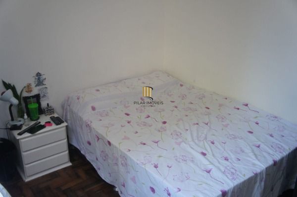 Apartamento em Porto Alegre, no bairro Centro Histórico, com 2 dormitório(s), e 2 banheiros, à venda.