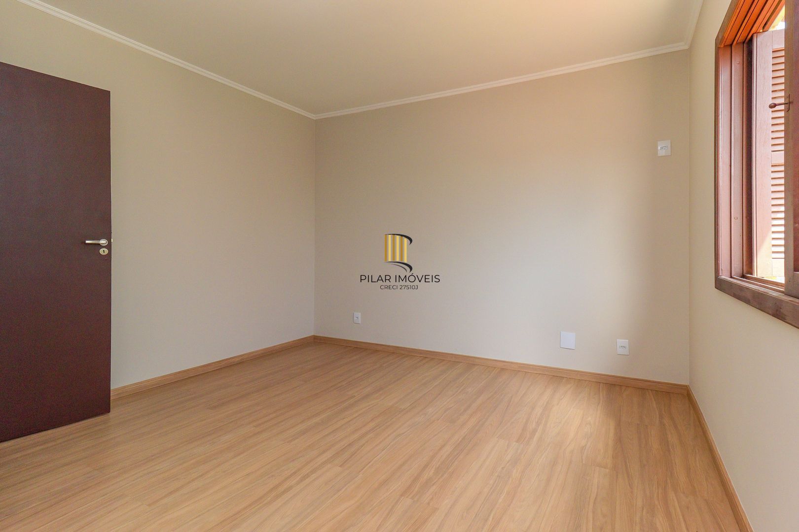 Excelente residência com 4 dormitórios