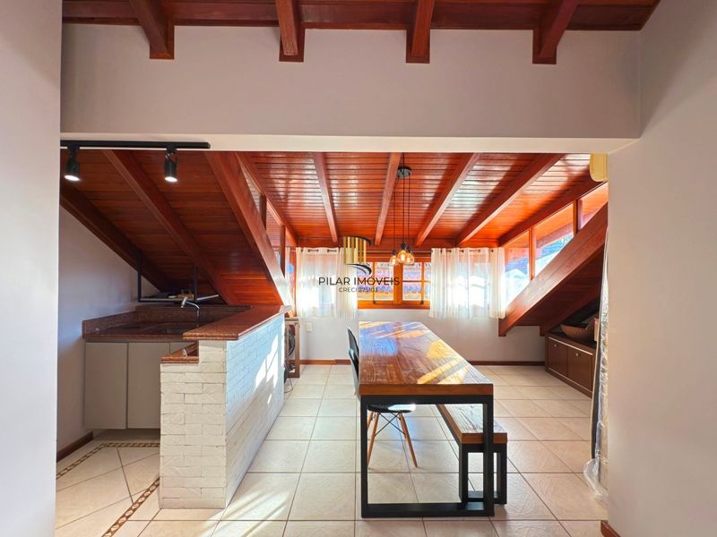 Casa Condominio com 3 dormitórios, sendo 1 suites, 2 vagas - Pedra Redonda