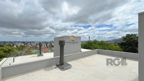 Casa Condominio em Porto Alegre, no bairro Tristeza, com 3 dormitório(s), e 3 banheiros, à venda.