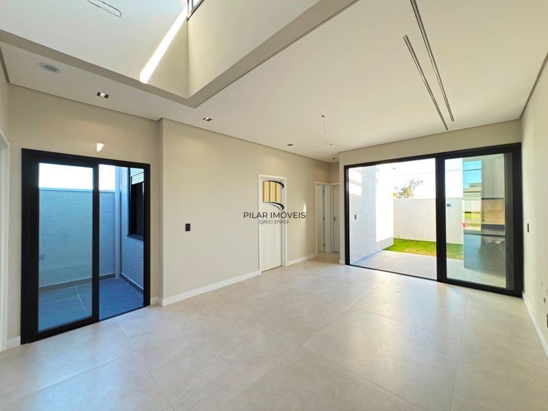 Espetacular Residência térrea com 3 dormitórios no bairro Hípica.