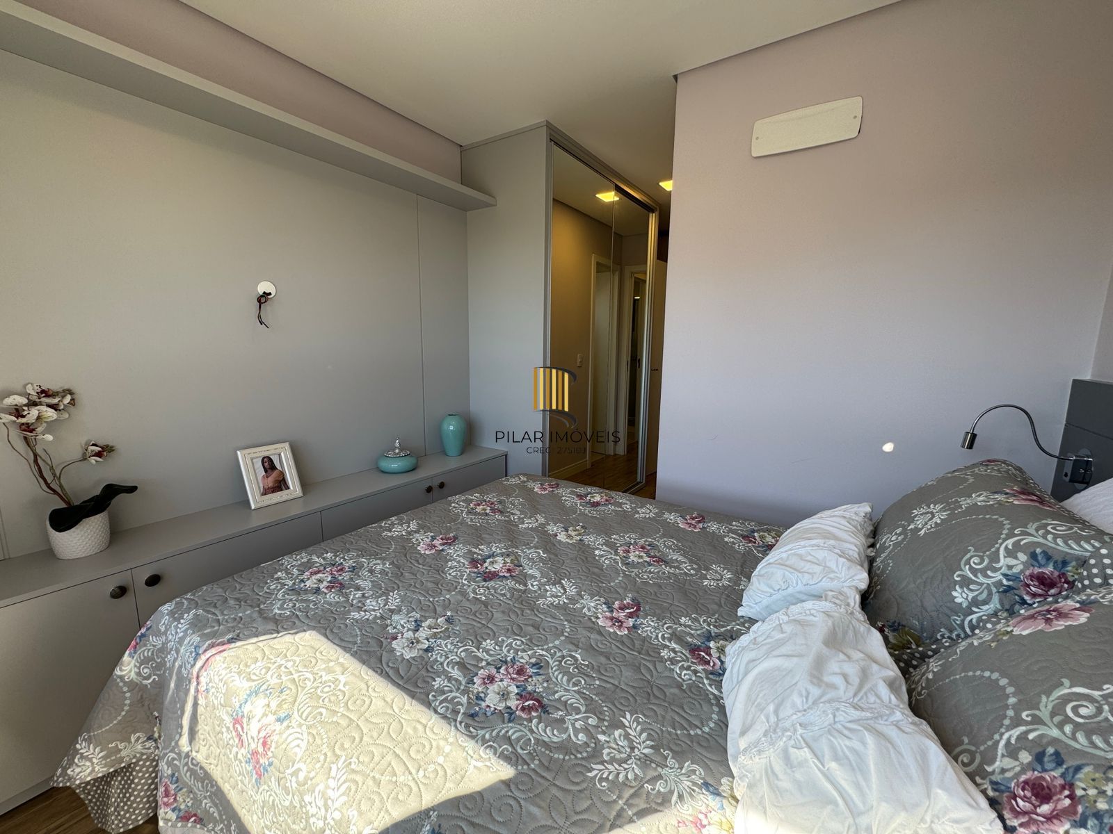 Apartamento 100 % Mobiliado, decorado, 2 dormitórios, 2 vagas , 68m² privativos