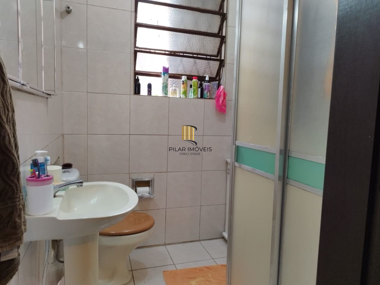 Casa 3 dormitórios no bairro Glória