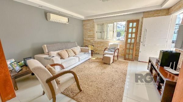 Casa para Venda - 137m², 3 dormitórios, sendo 1 suites, 3 vagas - Imperial Parque