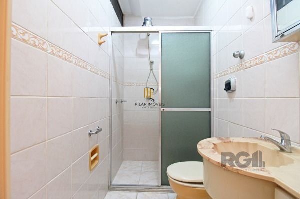 Apartamento em Porto Alegre, no bairro Cristal, com 1 dormitório(s), e 1 banheiros, à venda.