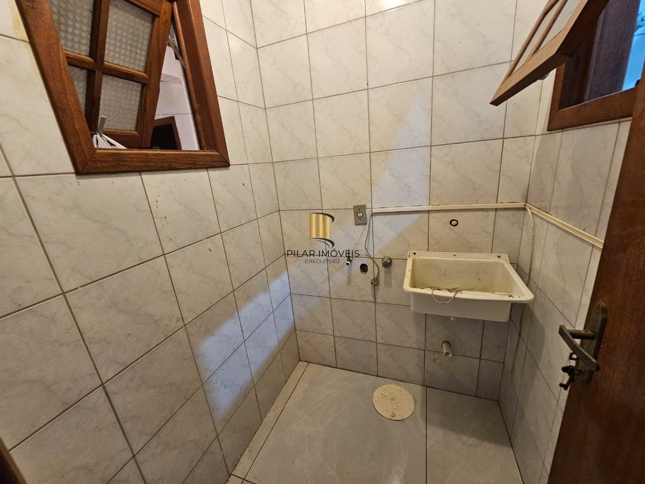 Casa 3 dormitórios no bairro Hípica