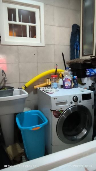 Casa em Porto Alegre, no bairro Hípica, com 3 dormitório(s), e 3 banheiros, à venda.