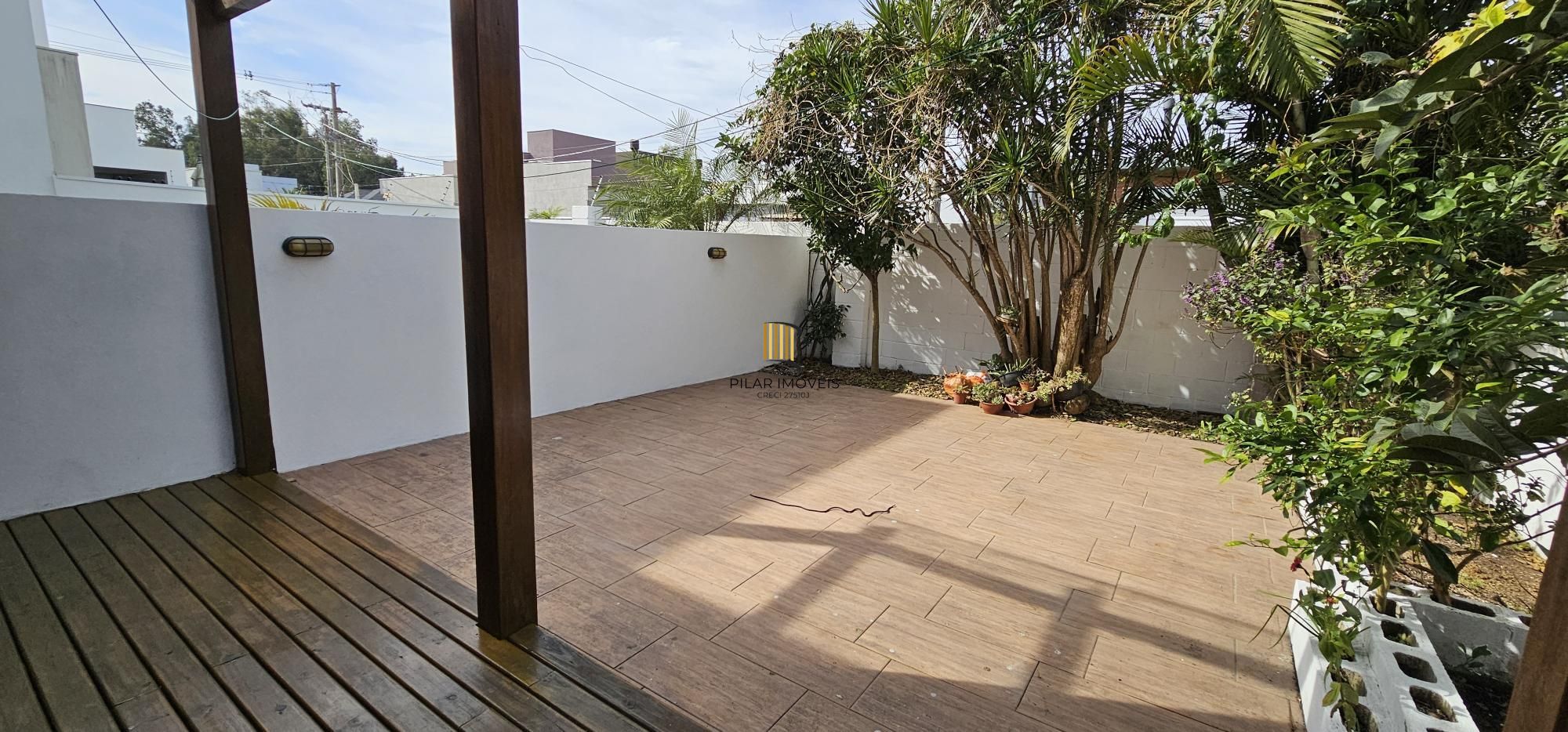 Casa 3 dormitórios no bairro Hípica