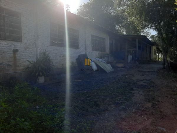 Sítio para Venda - 200m², 3 dormitórios, 4 vagas - Lami