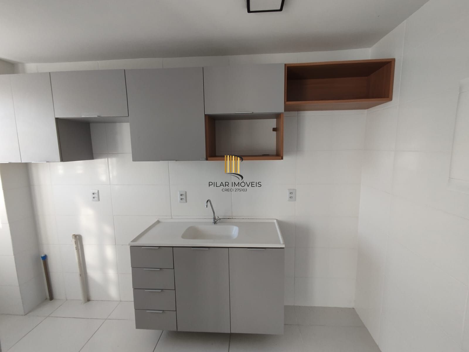 Apartamento 2 dormitórios, com garagem, bairro Tristeza.
