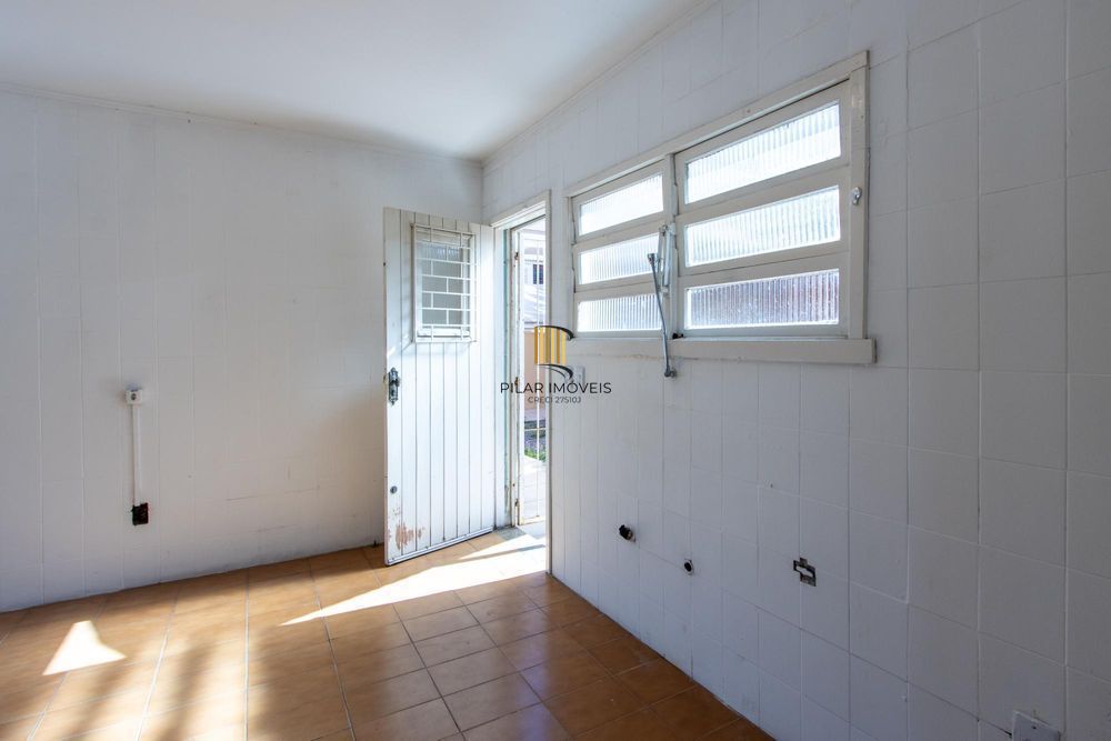 Casa 4 dormitórios no bairro Hípica