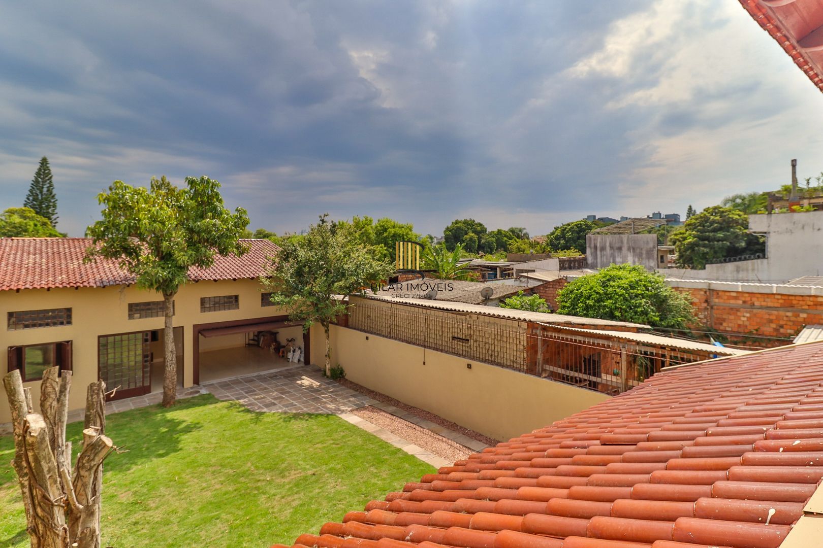 Excelente residência com 4 dormitórios