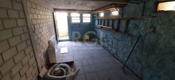Sobrado para Venda - 246.69m², 3 dormitórios, sendo 1 suites, 2 vagas - Vila Nova