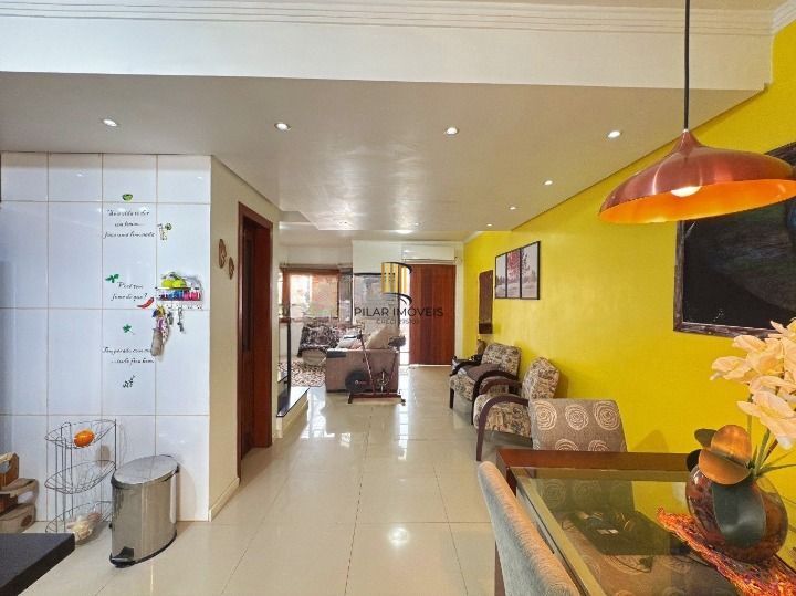 Casa de Condomínio 3 dormitórios no bairro Hípica