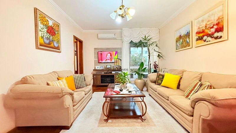 Impecável apartamento com 3 dormitórios , 3 banheiros , 2 vagas cobertas , com 120 m² privativos.
