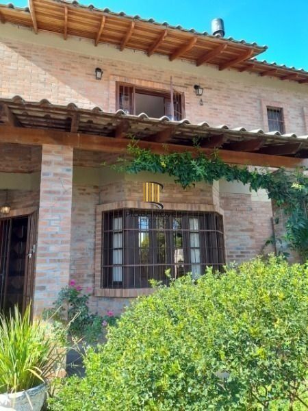 Casa 3 dormitórios no bairro Ipanema