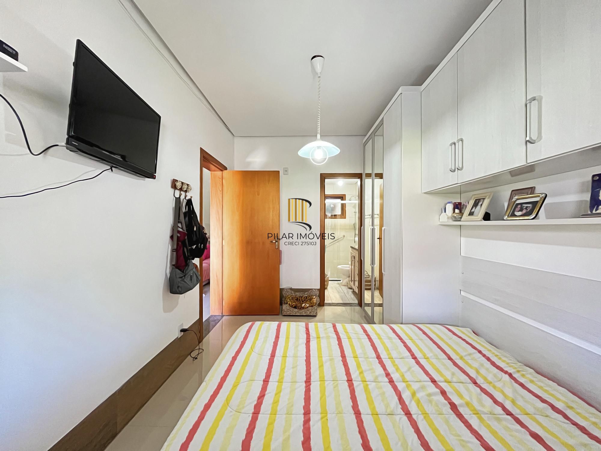Casa  3 dormitórios, sendo 2 suites no Residencial Hipica Boulevard - zona sul de Porto Alegre.