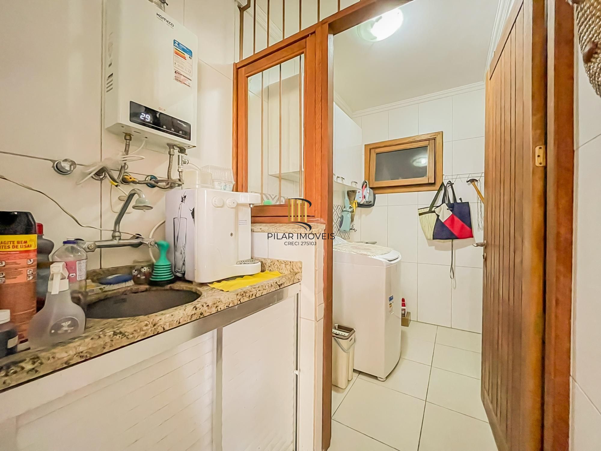 Casa 3 dormitórios no bairro Hípica