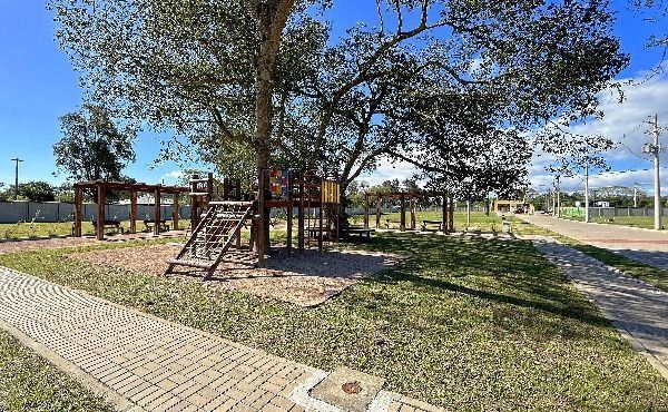 Casa Condominio em Porto Alegre, no bairro Hípica, com 3 dormitório(s), e 3 banheiros, à venda.