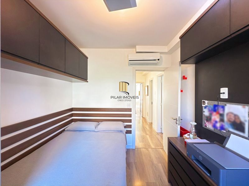 Linda Residência com 3 dormitórios e 1 suíte no Bairro Tristeza para venda.